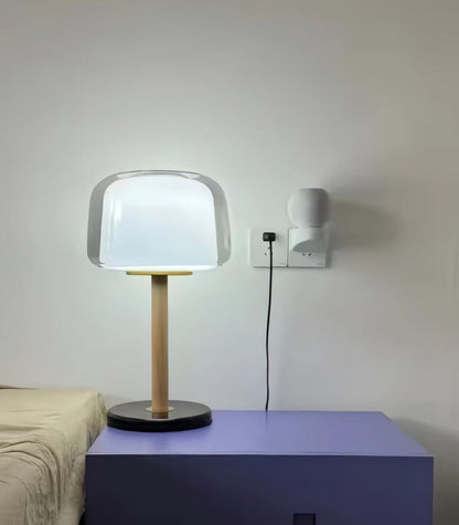 Moderne skandinavische Tischlampe