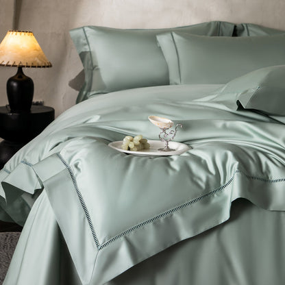 Luxuriöses seidiges Satin Bettdeckenbezug-Set mit Leiterstich-Saum und dekorativer Rüsche