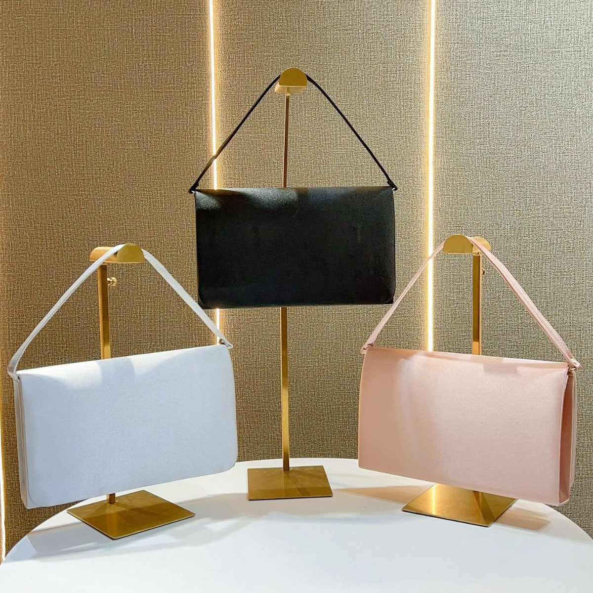 Strukturierte Handtasche