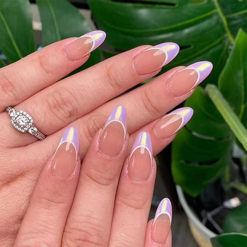 Kunstvolle Stiletto-Nägel mit modernen Farbverläufen Brehn