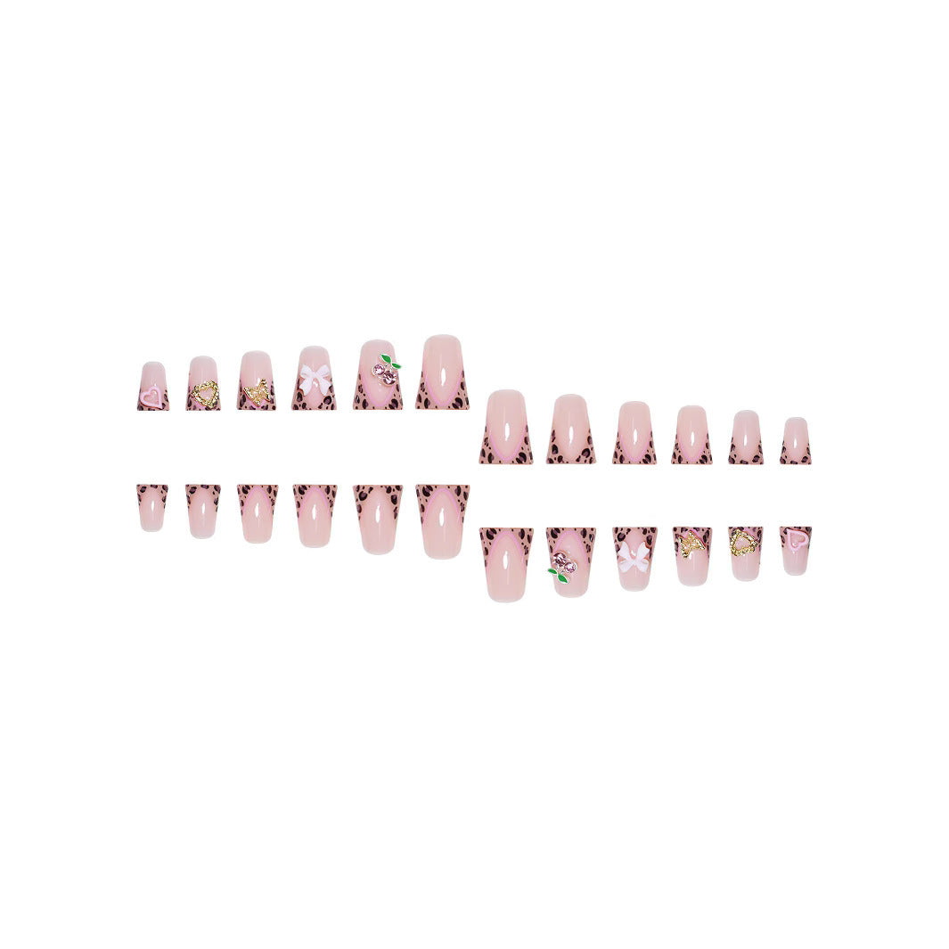 Künstlerische Nagelkunst Brehn