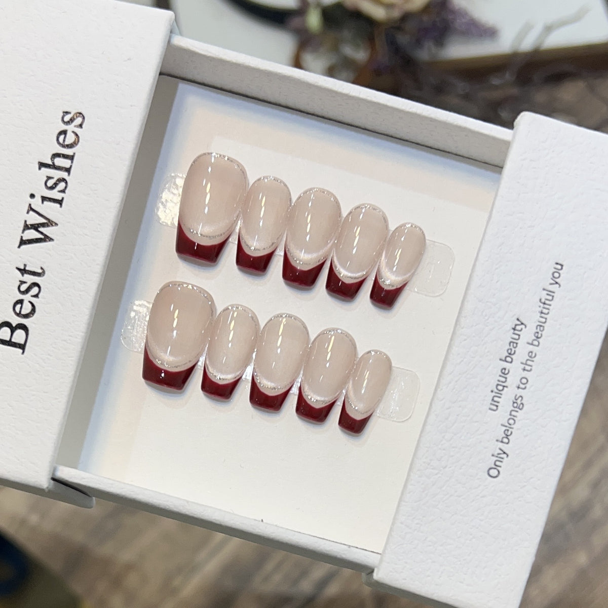 Künstlerisches Gel Press-On Nagelset mit eleganten französischen Spitzen Brehn