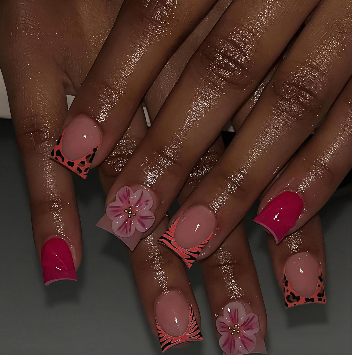 Kreatives Blumennagelkunstdesign Brehn