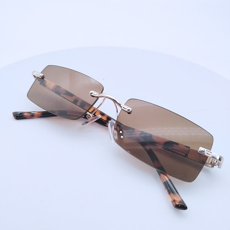 Damen modische rechteckige Sonnenbrille mit einzigartigem Gestaltungsmerkmal Brehn