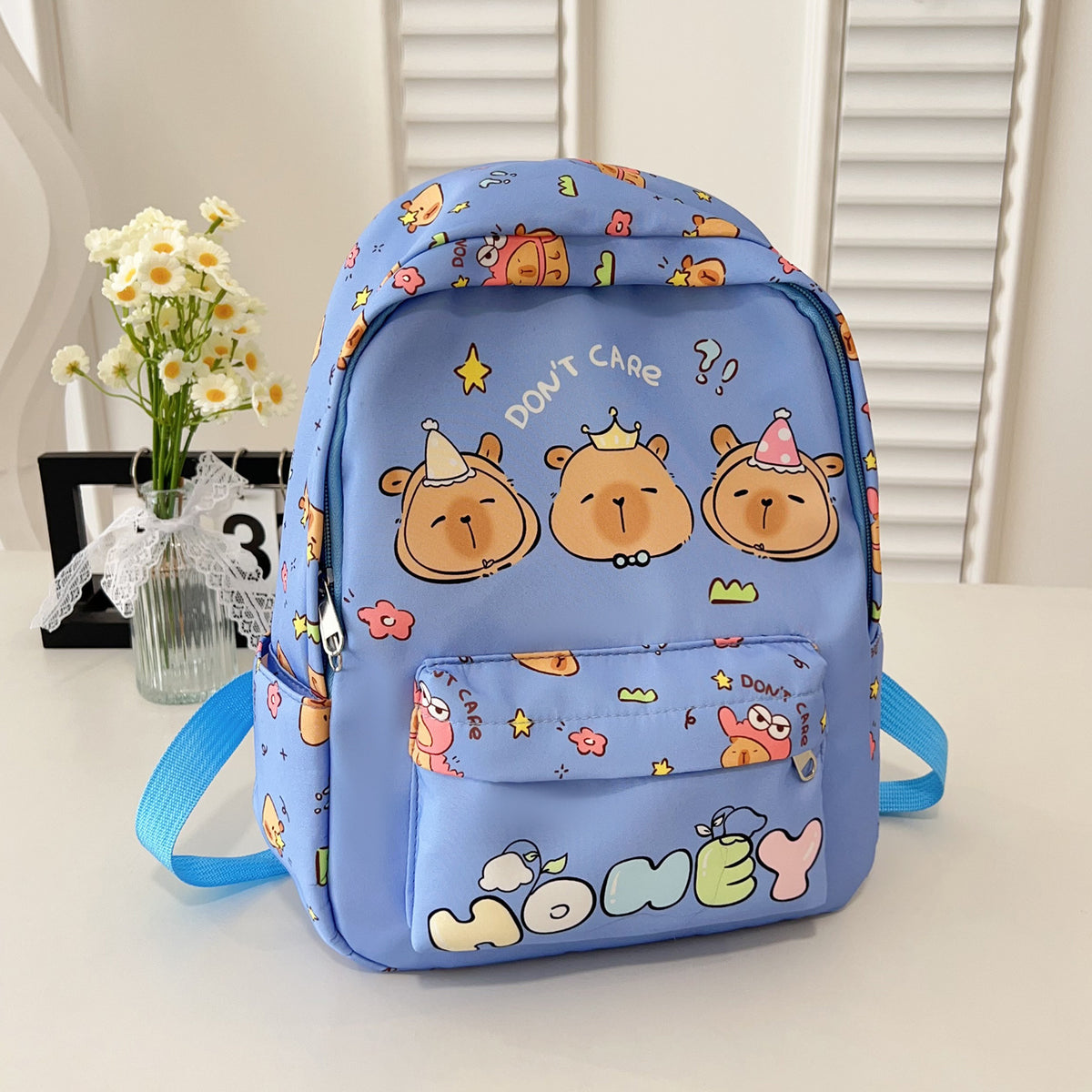 Niedlicher Rucksack im Cartoon-Stil Brehn