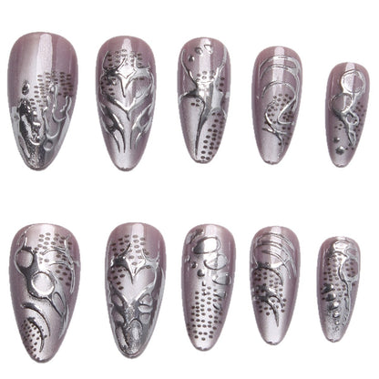 Kunstvolle Nagelspitzen mit Modernem Design Brehn