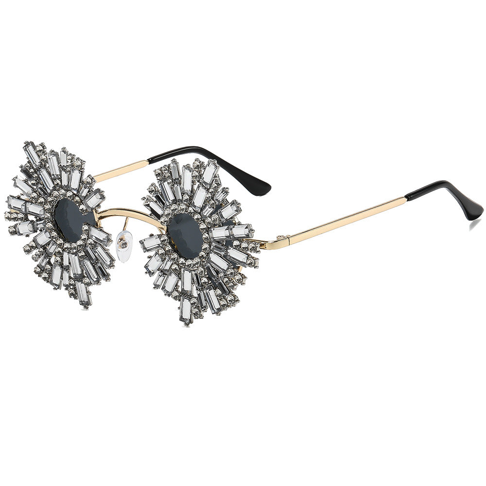 Damen extravagante Design-Sonnenbrille mit buntem Kristallschmuck Brehn