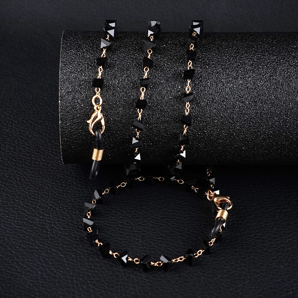 Herzförmige Perlen Eyewear Kette Brehn