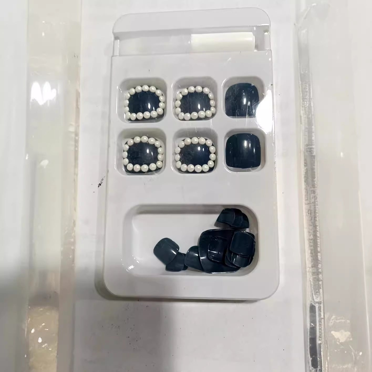 Dekorativer Druck-Nagel-Set mit Perlenakzenten Brehn