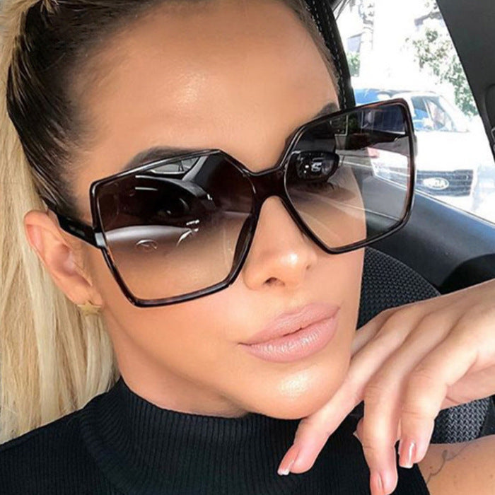 Damen oversized quadratische Sonnenbrille mit elegantem Rahmen Brehn