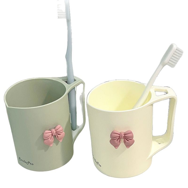 Keramiktasse mit Elegantem Schleifenmotiv Brehn