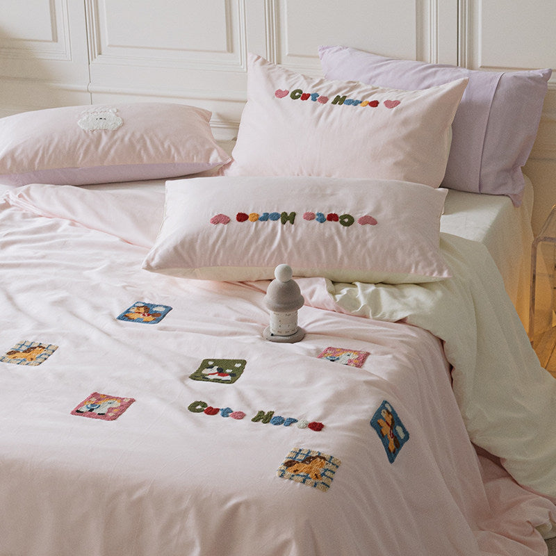 Besticktes tufted Baumwoll-Bettbezug-Set mit dekorativen Kissenbezügen