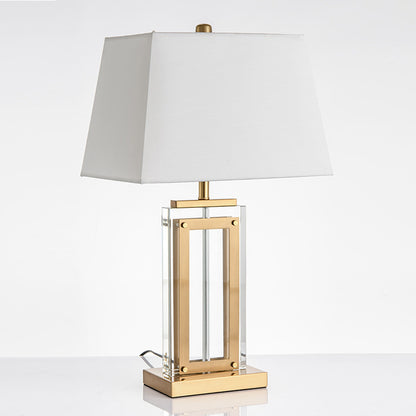 Elegante Tischlampe mit geometrischem Design