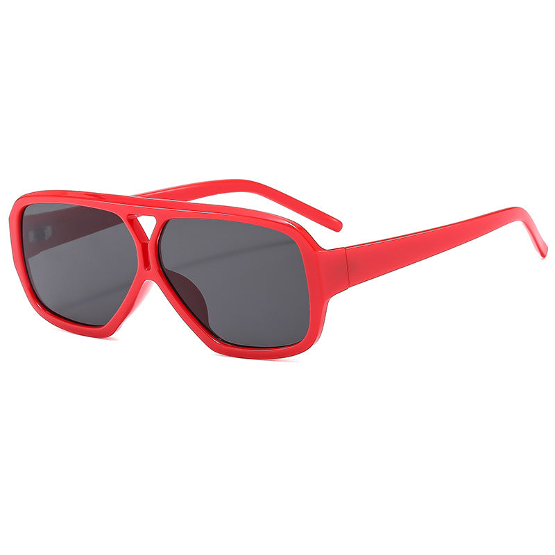 Damen modische oversized Sonnenbrille mit breitem Rahmen und schützenden Gläsern Brehn