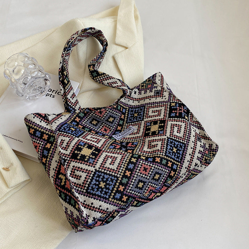 Dekorative gemusterte Stofftasche