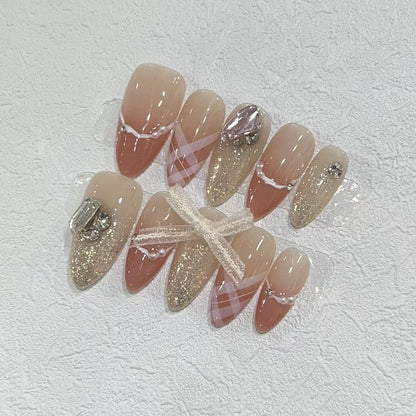 Dekoratives Stiletto Press-On Nail Art Set mit Strass- und Glitzerakzenten Brehn