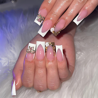 Kunstnagelset mit eleganten Verzierungen und einzigartigen Designs Brehn