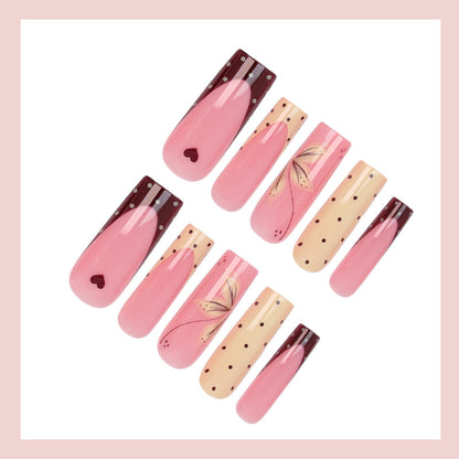Kunstnagelset mit eleganten floralem und polka Dots Design Brehn