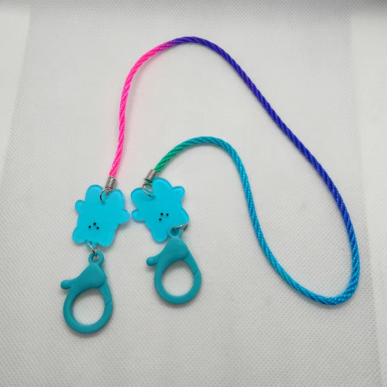 Maskenhalter mit Buntem Zubehör Brehn