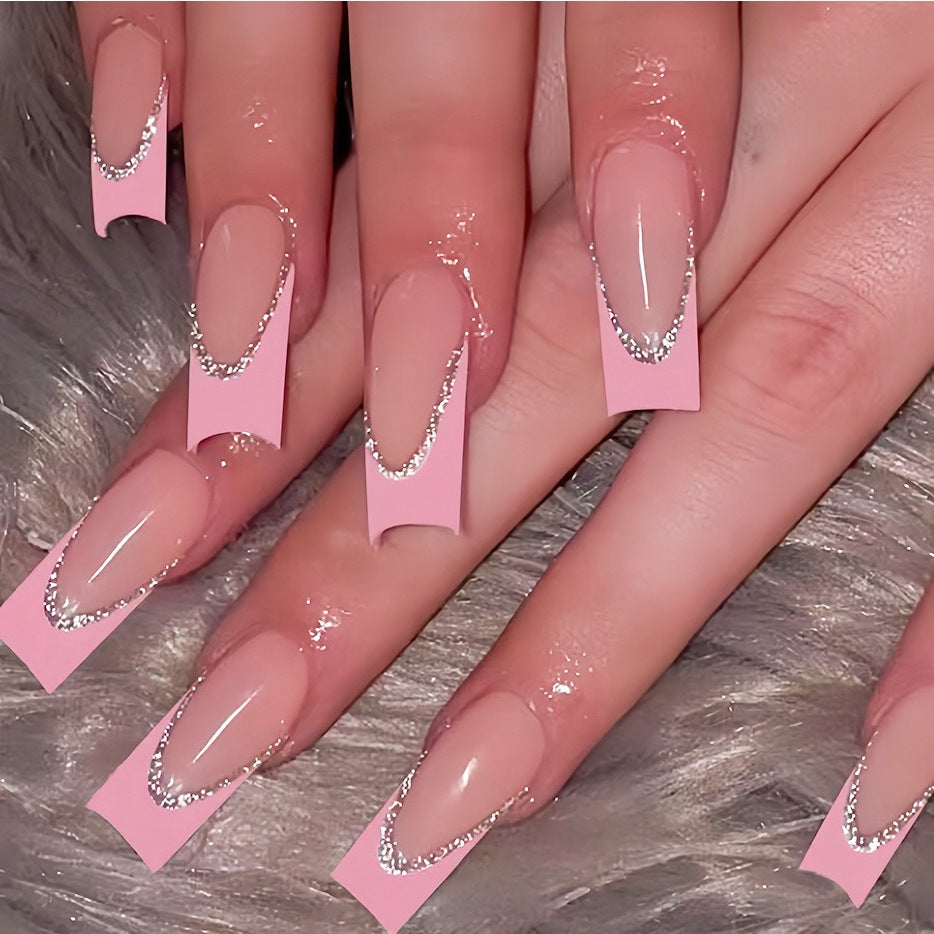 Kunstnagelset mit eleganten Glitzerverzierungen Brehn