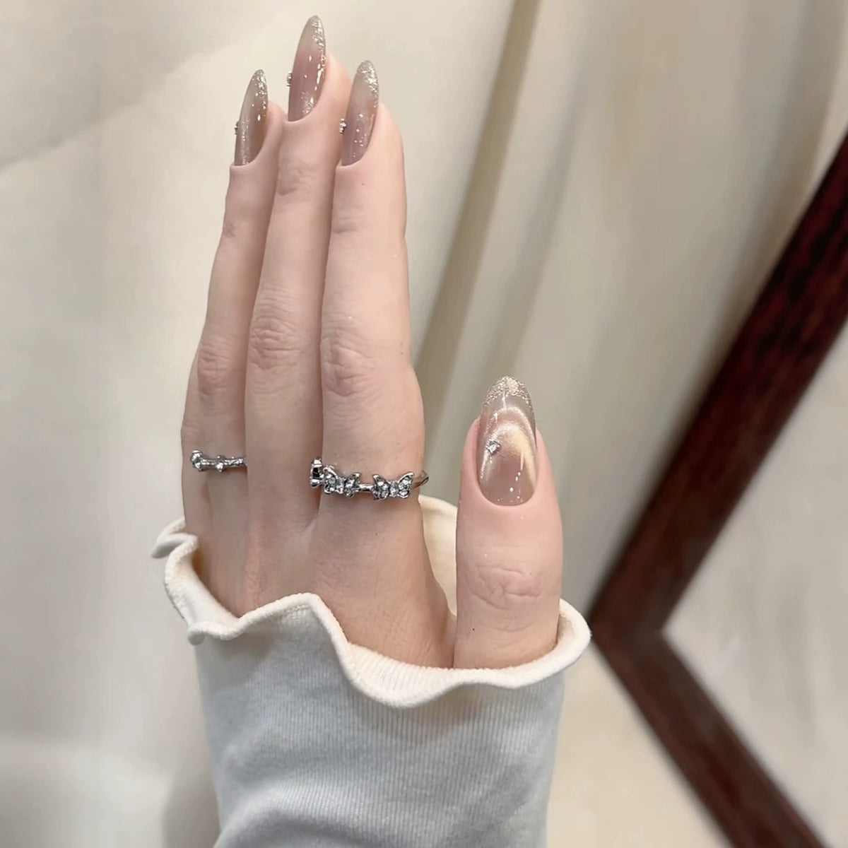 Glitzernde Stiletto Press-On Nagelverlängerungen