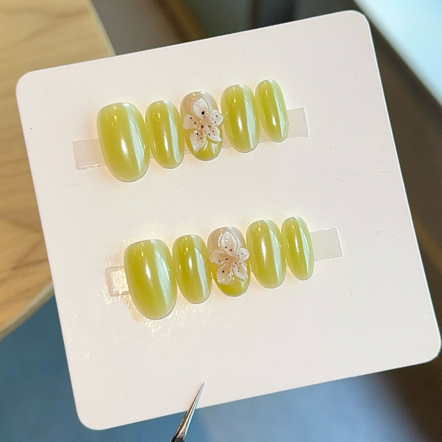 Kunstnägel mit Floralem Design und Glänzendem Finish Brehn
