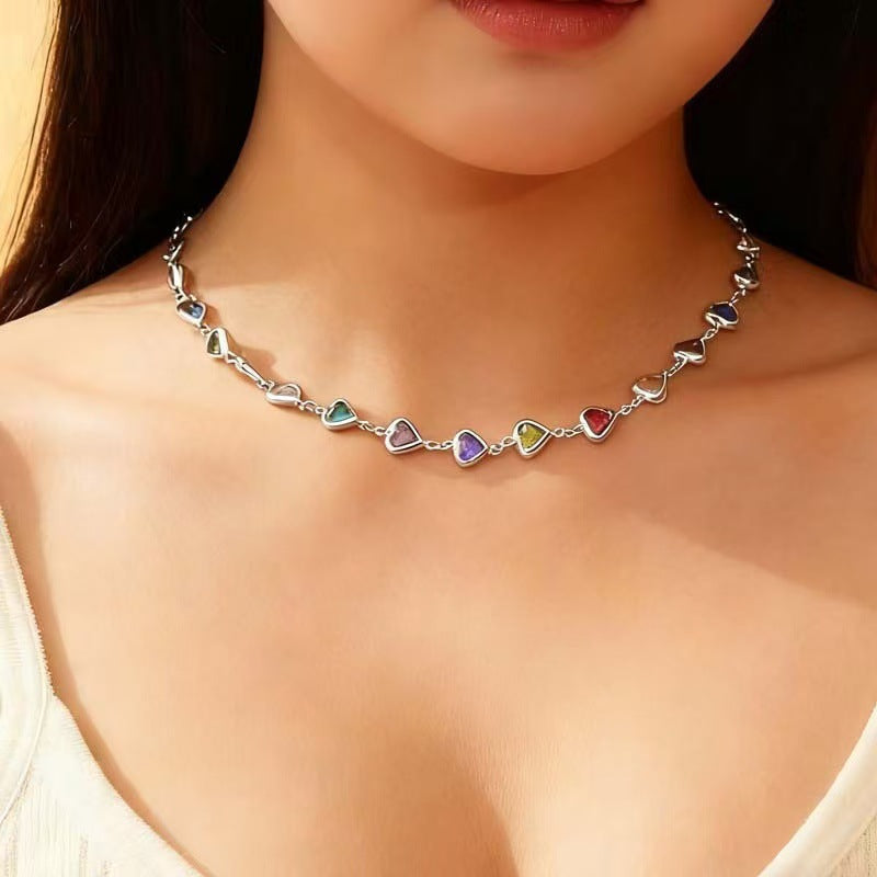 Herzförmiger Edelstein Charm-Armband Brehn