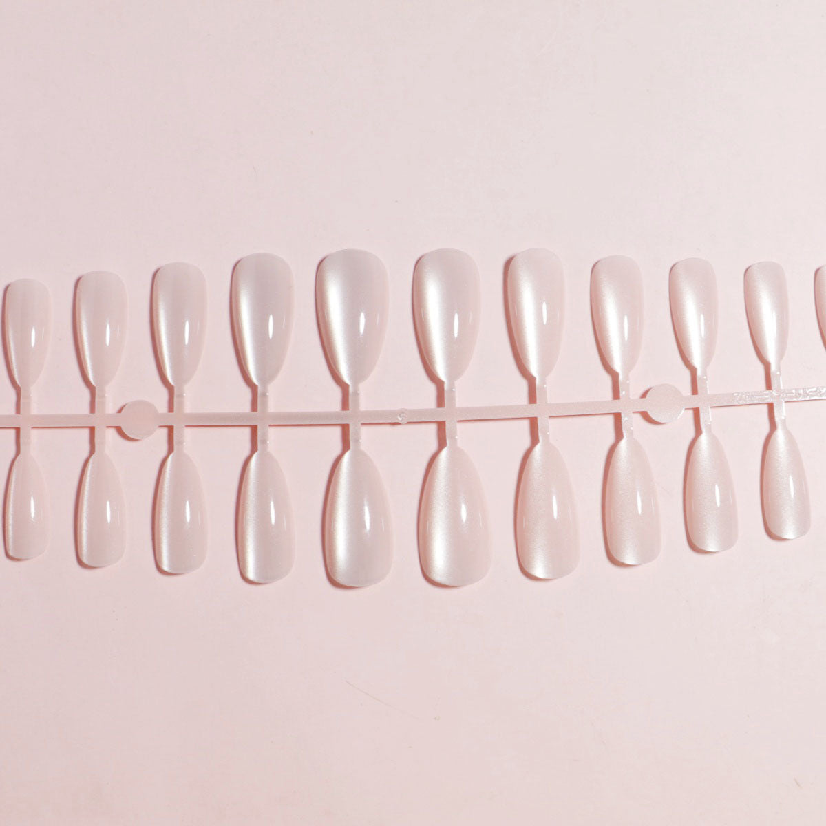 Glitzerndes Stiletto Press-On Nail Set Brehn