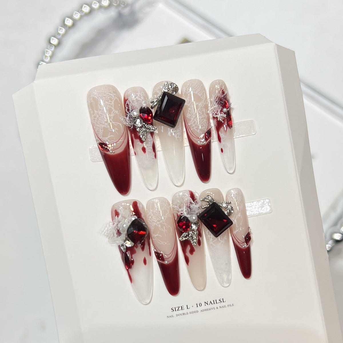 Elegantes dekoratives Press-On-Nagelkunst-Set Brehn
