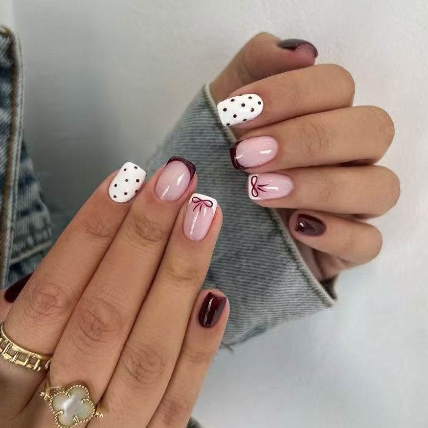 Elegantes abstraktes Nagelkunstdesign