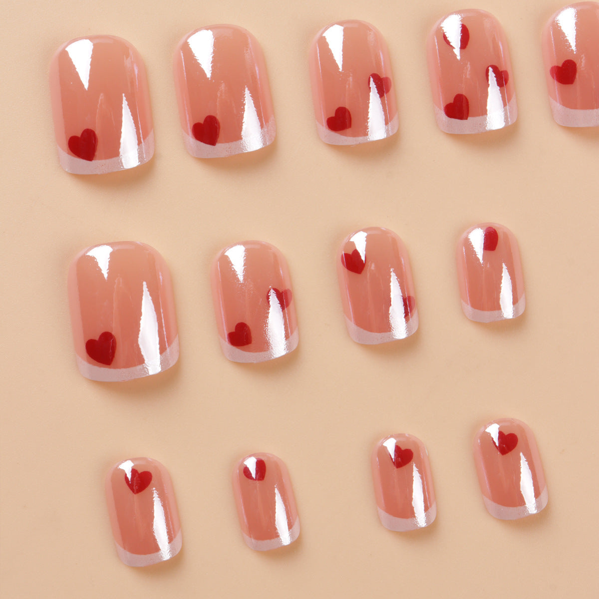 Herz-verzierte Nagelkunst-Set Brehn