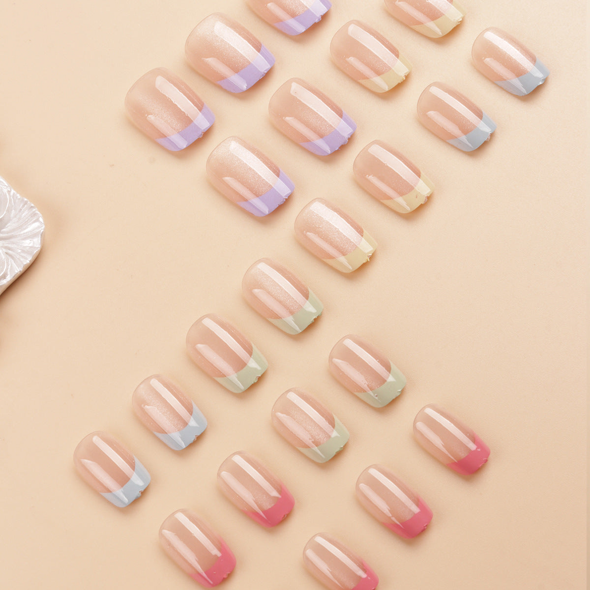 Künstlerisches farbenfrohes French Tip Press-On Nail Set Brehn