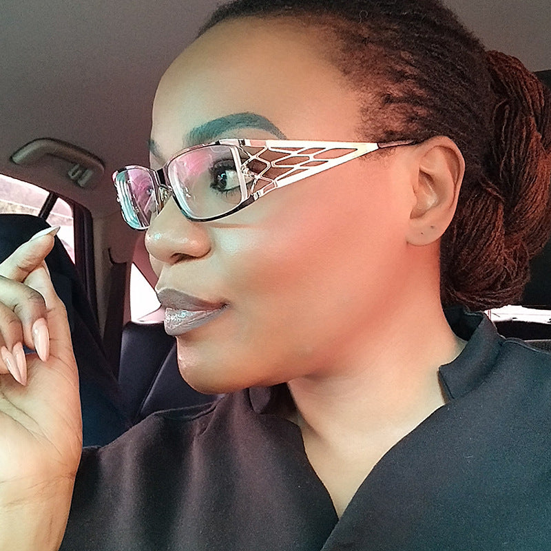 Damen modische Sonnenbrille mit strukturierendem Design und UV-Schutz Brehn