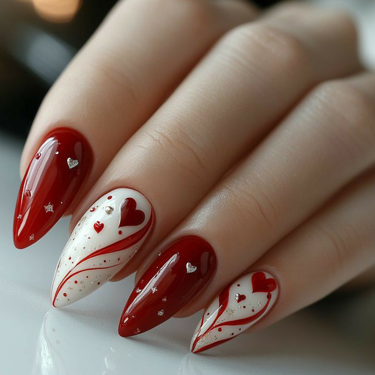 Dekorative Herz-Akzent Stiletto Nagelkunst Verlängerungen Brehn