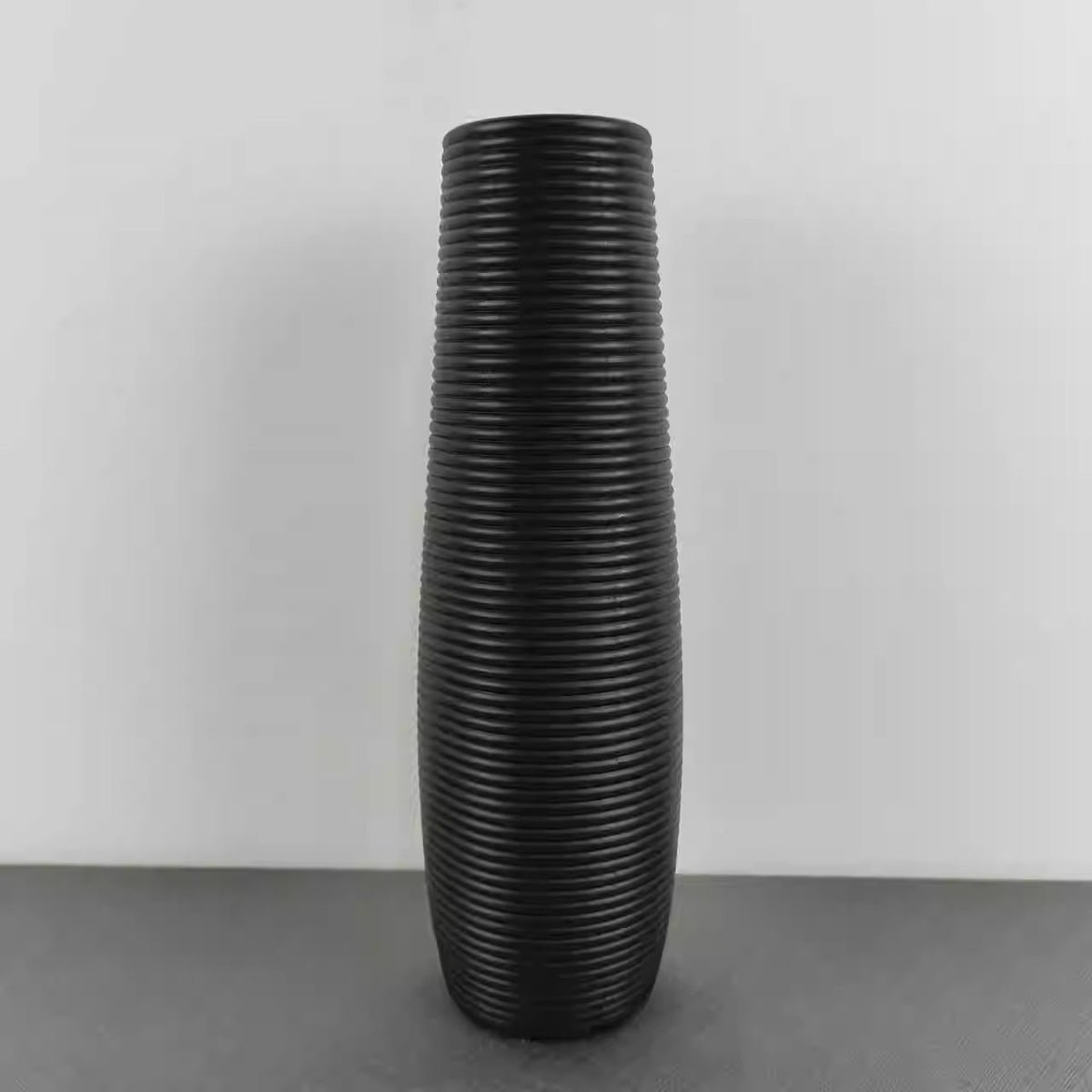 Moderne gerippte dekorative Vase Brehn
