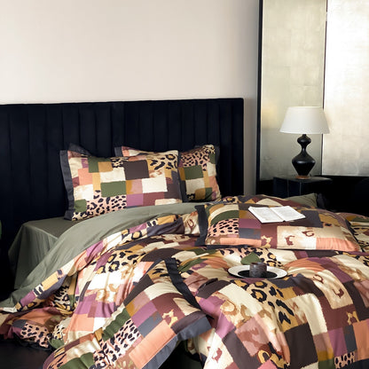 Bettwäsche-Garnitur aus seidig-glänzendem Baumwollsatin mit Patchwork- und Leopardenprint