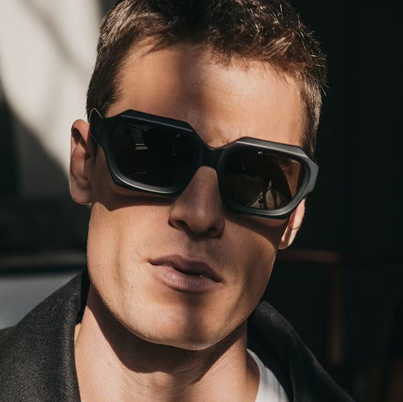 Damen stilvolle Sonnenbrille im geometrischen Design Brehn