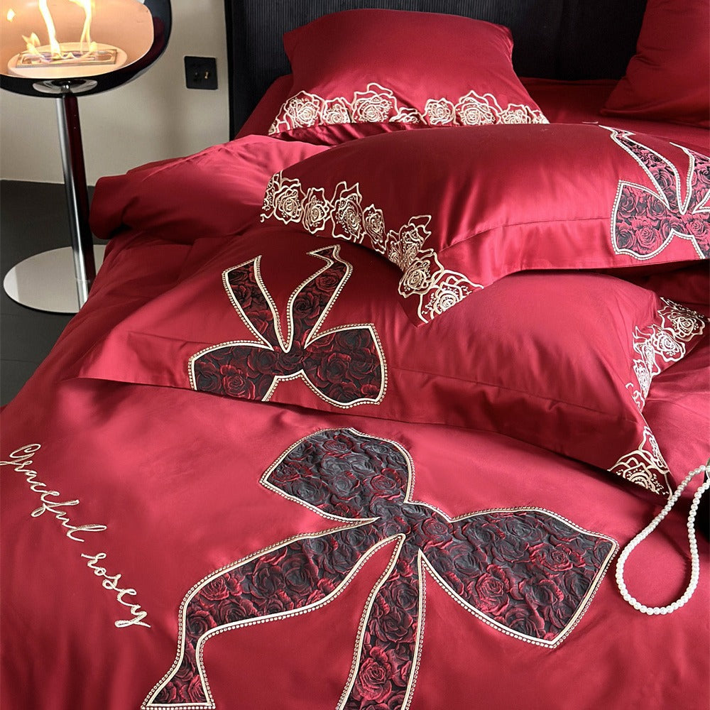 Luxuriöses Satin-Bettwäsche-Set mit gesticktem Rosen- und Schleifenmotiv