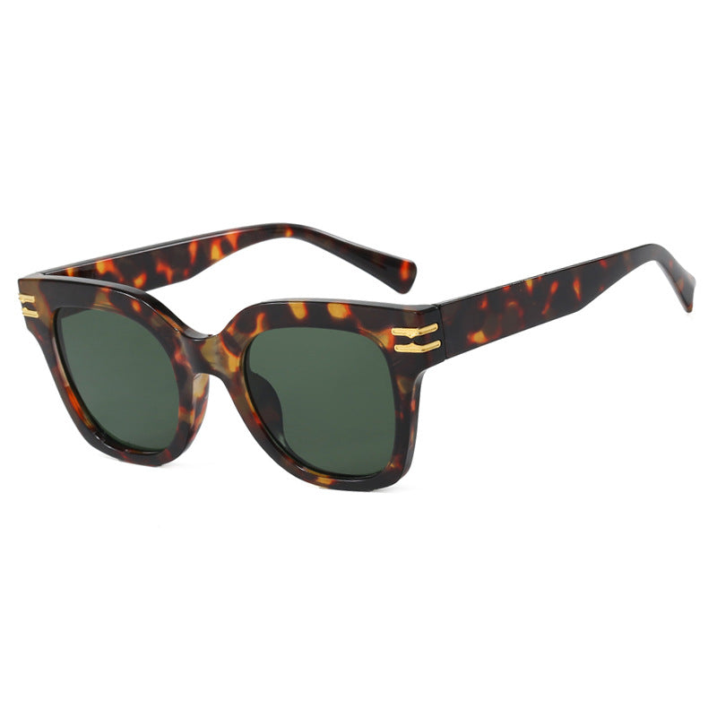 Damen modische Sonnenbrille mit eleganten Akzenten Brehn
