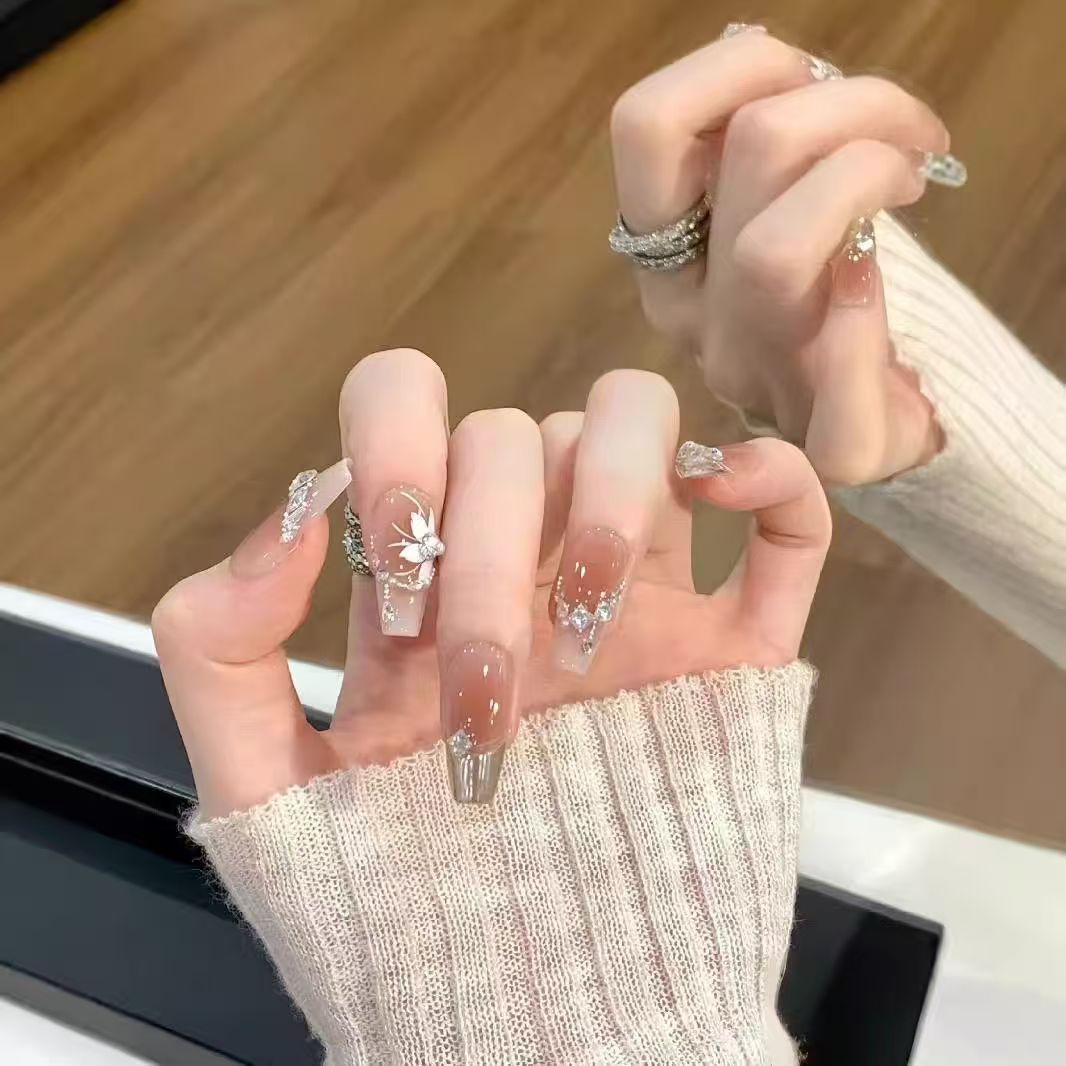 Künstlerisches Gel Press-On Nagelset Brehn