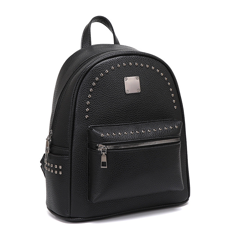 Nieten-Leder-Rucksack Brehn