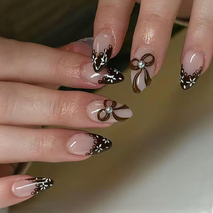 Künstlerisches French Tip Press-On Nagelkunstset Brehn