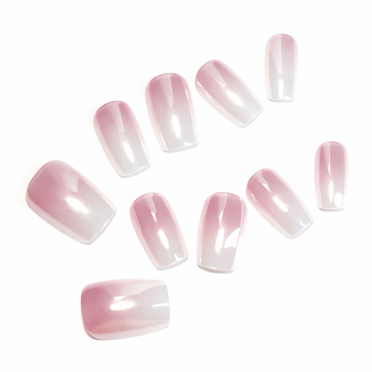 Künstliche Nagelverlängerungen im eleganten Ombre-Design Brehn