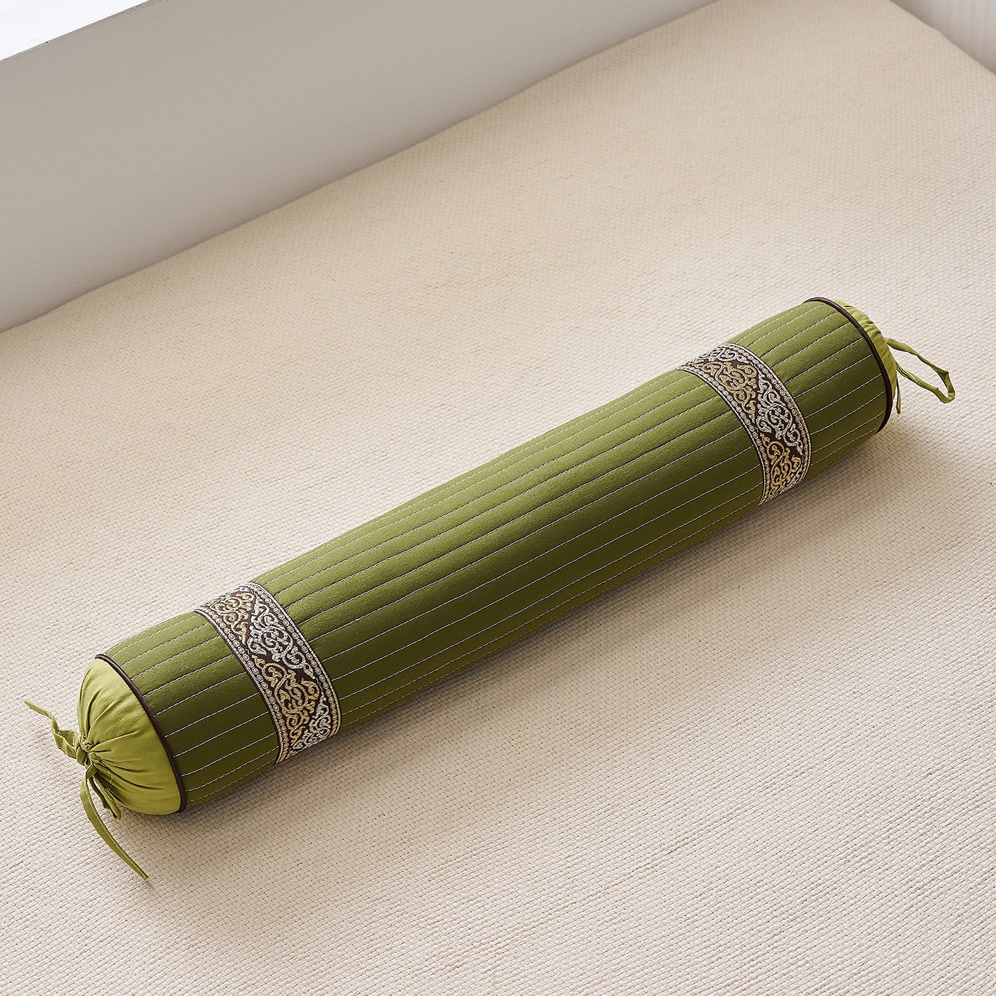 Meditationsrolle mit Dekorativem Design Brehn