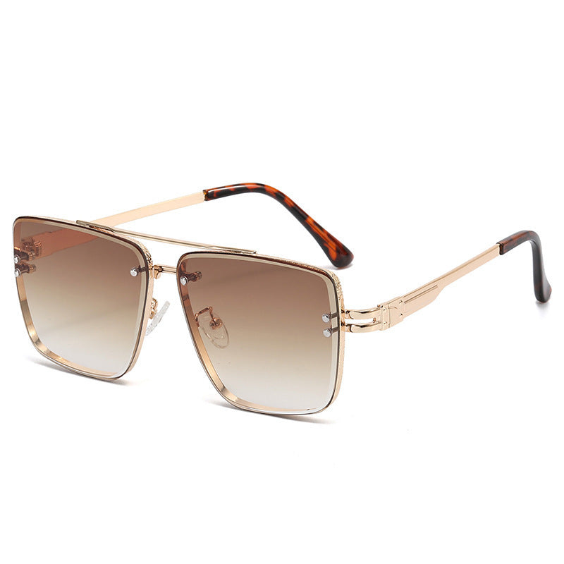 Damen Elegante Oversize-Sonnenbrille mit gradienten Gläsern und auffälligem Rahmen Brehn