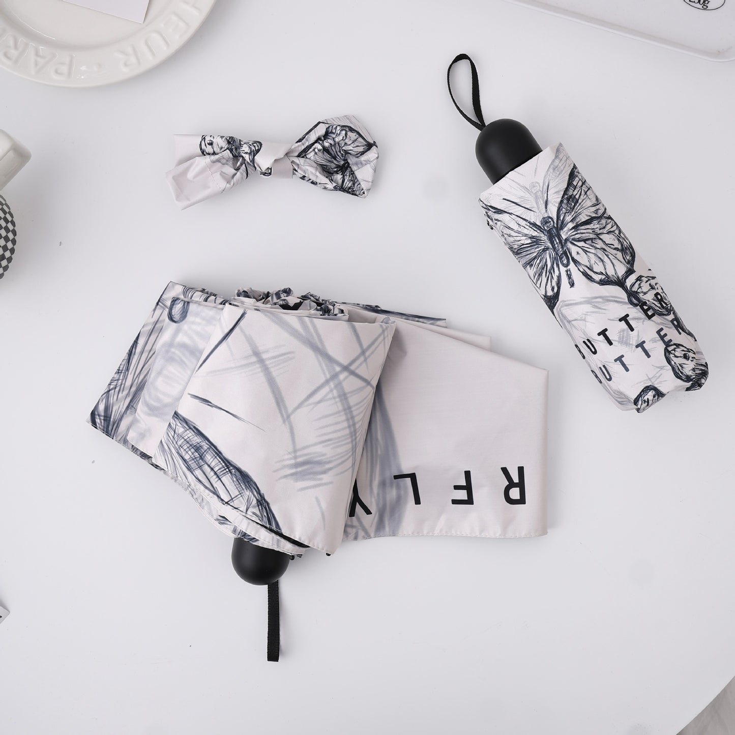 Damen modischer Faltregenschirm mit verspieltem Design Brehn