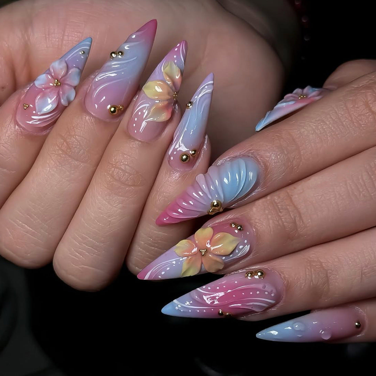 Luxuriöse Blumige 3D Stiletto Nagelkunstverlängerungen Brehn