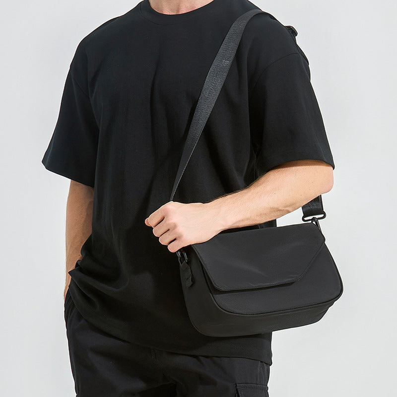 Schlanker verstellbarer Crossbody-Satchel Brehn