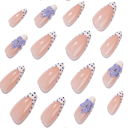 Kunstvolle Stiletto-Nägel mit floralem Design Brehn