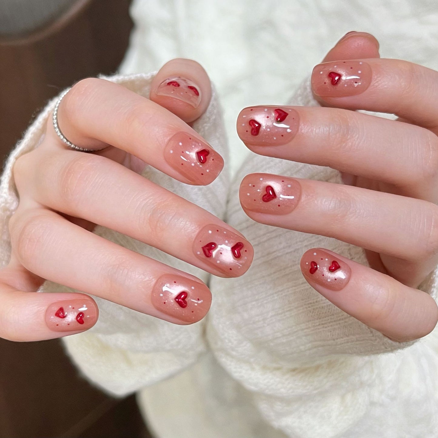 Innovative Herz-Themen Klebe-Nagelkunst Brehn